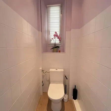 Fabulous 3 Bed 3 Bath 5 Minutes To The Palais