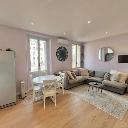 Fabulous 3 Bed 3 Bath 5 Minutes To The Palais